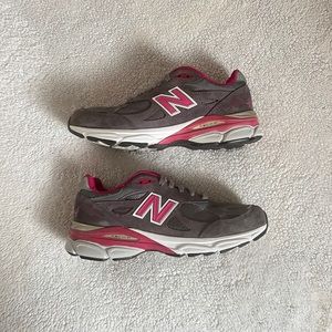 New Balance Susan G. Komen x 990v4 “Pink Ribbon” Breast Cancer Sneakers Sz 7.5